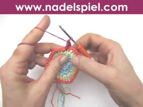granny spirale - www.nadelspiel.com * Wie Du dieses Granny Square mit festen Maschen, Stäbchen und Reliefstäbchen häkelst, lernst Du mit diesem Video. Dieses Häkelmotiv ist i...