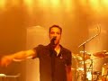 konzert in winterthur (ch) am 27.4.2007 

war der hammer!!!

i erkenne mi n�mme
i chan nid gloube zu was du mich hesch tribe
h�t's doch scho lang s�lle gseh s�scht �berlegi
sch doch meh
h�t mini finger vo dir s�lle lah blibe
du hesch es st�ndig probiert
bis i de glich uf di bi ine gfloge
wit wett es w�r nie passiert i h�t fr�echer kapiert
wie verloge du bisch

lueg e mal jetz steisch alleini da
sisch n�mme so wi du's mal hesch gha
die zyt mit dir isch f�r di verby
la mi la si

nie meh so falsch
nie meh so chalt
nie meh es l�b� im r�g� mues mir nid la s�g�
wies louft
jetz gang d�r die t��r
wird doch gl�cklech mit dir
eifach allei u wit w�g vo mir

w�rdi alli gedanke
�ber alls wo du mi hesch zur wiisgluet tribe
anenand h�re bige une strophe drus schribe
w�rd d� song viu ds l�ng f�r uf ene schibe

bi zwar nid g�rn alleini aber
giebs nume di de h�tti lieber e keini
nume verlooreni zyt wo mir niemer meh git
isch jedes wort wo i no a di verschw�nde

jetz steisch alleini da
es wott di niemer ha
wird gl�cklech mit dir
wit w�g vo mir