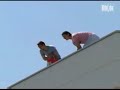 Ribery and van buyten le gastan una broma al \"abuelo\" khan Ribery and van buyten le gastan una broma al \"abuelo\" khan