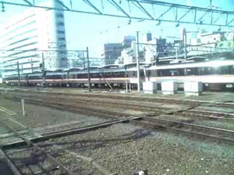 「ワイドビューひだ」名古屋駅に入る