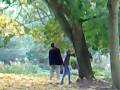 videos de Emma tries to climb a tree