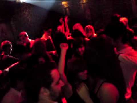 aresi - ANAKTORO CLUB GIATI ETSI MAS ARESI.....!!!!!! NA PWS PERNAME EMIS STA DITIKA......