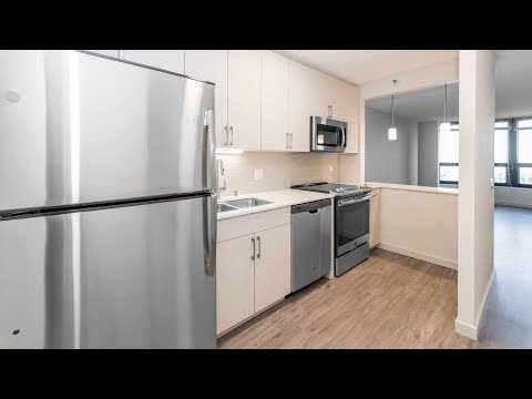 A spacious lake-view studio at the luxurious North Harbor apartments A spacious lake-view studio at the luxurious North Harbor apartments