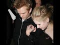Avril and Deryck - Villa one more time 18/01/08 (paparazzi) Avril and Deryck - Villa one more time 18/01/08 (paparazzi)