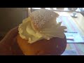 Click here to watch this video Två Äckliga Semlor