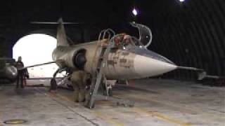 F104 starting up procedure with the 5 vinger check Cervia 