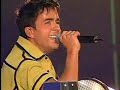 Este es el vidoe de la gira mundial abrazar la vida en el 2003 en el coliseo roberto clemente la cancion quisiera poder olvidarme de ti.