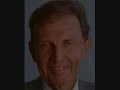 site web: http://sarkozynews.canalblog.com 


pas vu pas pris n'a jamais �t� diffus� � la t�l�vision; il relate l'histoire d'un autre documentaire pas vu � la t�l�, lui-m�me command�, puis censur� par canal+. en mars 1998, charlie hebdo et g�b� fondent l'association � pour voir pas vu � pour lever les fonds n�cessaires � la projection du film pas vu pas pris au cin�ma. ils r�ussiront � r�colter 600 000 ff. la premi�re projection aura lieu le 18 novembre 1998.

le 6 juin 1994, une conversation priv�e de 8 minutes entre fran�ois l�otard (ministre de la d�fense) et �tienne mougeotte (directeur des programmes de tf1) est enregistr�e avant une retransmission en direct d'un journal de t�l�vision. la transmission de cette vid�o (jamais diffus�e par tf1) a �t� pirat�e. cette conversation montre clairement une amiti� entre ces ceux personnages.

cette vid�o est alors revendue ill�galement, et le canard encha�n� et entrevue en publient des extraits. c'est en d�cembre 1994 que la vid�o tombe dans les mains de pierre carles. un mois plus tard, canal + lui commande un reportage sur la relation entre la t�l�, le pouvoir et la morale. il accepte et se met au travail en prenant cette vid�o comme point de d�part.
il en r�sultera un montage de 13 minutes intitul� � pas vu � la t�l� �. mais sur d�cision d'alain de greef, ce reportage ne sera pas diffus�.

le film pas vu pas pris retrace, entre autres, l'histoire de ce reportage et de ses premi�res diffusions (dans des festivals et sur la t�l�vision belge).