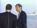 Site web: sarkozynews.canalblog.com Pas vu pas pris n'a jamais été diffusé à la télévision; il relate l'histoire d'un autre documentaire Pas vu à la télé, lui-même commandé, puis censuré par Canal+. En mars 1998, Charlie Hebdo et Gébé fondent l'association « Pour Voir Pas Vu » pour lever les fonds nécessaires à la projection du film Pas vu pas pris au cinéma. Ils réussiront à récolter 600 000 FF. La première projection aura lieu le 18 novembre 1998. Le 6 juin 1994, une conversation privée de 8 minutes entre François Léotard (ministre de la Défense) et Étienne Mougeotte (directeur des programmes de TF1) est enregistrée avant une retransmission en direct d'un journal de télévision. La transmission de cette vidéo (jamais diffusée par TF1) a été piratée. Cette conversation montre clairement une amitié entre ces ceux personnages. Cette vidéo est alors revendue illégalement, et le Canard Enchaîné et Entrevue en publient des extraits. C'est en décembre 1994 que la vidéo tombe dans les mains de Pierre Carles. Un mois plus tard, Canal + lui commande un reportage sur la relation entre la télé, le pouvoir et la morale. Il accepte et se met au travail en prenant cette vidéo comme point de départ. Il en résultera un montage de 13 minutes intitulé « Pas vu à la télé ». Mais sur décision d'Alain de Greef, ce reportage ne sera pas diffusé. Le film Pas vu pas pris retrace, entre autres, l'histoire de ce reportage et de ses premières diffusions (dans des festivals et sur la télévision belge).