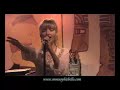 reprise de la chanson d'edith piaf, pendant une r�p�tition a bord d'un paquebot costa