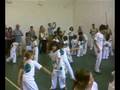 Eduarda na Comemoração da Capoeira - Dançando.mp4