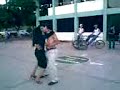 nomas sonó la banda y el peña ni tonto ni tardado agarro a la primer muchacha que vio (o era la unica que habia?) y a bailar.. y si, si baila curado :P