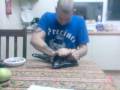 videos de bending frying pan