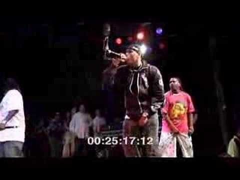 Chris Brown Kiss Kiss Live! Exclusive!