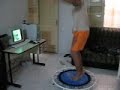 Felipe inaugurando a cama-elástica