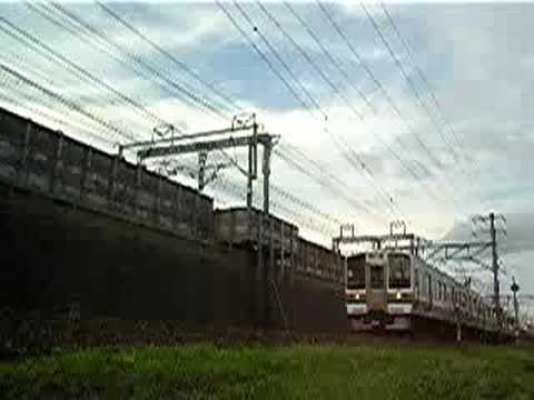 211系通過 JR series 211