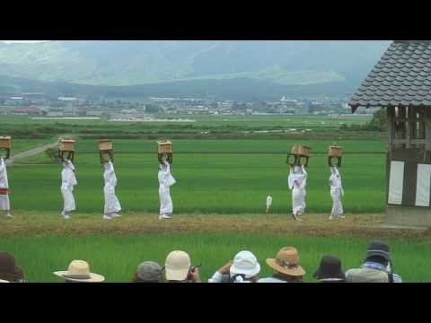 国造神社のおんだ祭（その②村内巡幸）