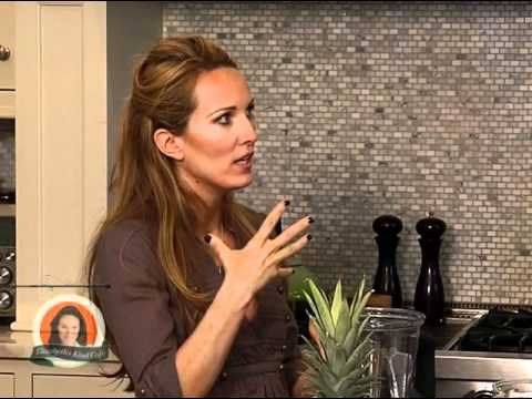 Elizabeth’s Kind Cafe Interview with Regeneration Raw’s Andrea McNinch