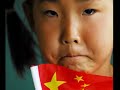 我是一个住在香港的中国人。为着四川地震的灾情，除了心感沉重之外，总希望做点事，这首歌是特别为在地震中失去父母的4000名孤儿写的。 这灾难来得太突然了，小孩子们都没有机会跟父母道别。希望这首歌能帮助他们打开自己的心，不惧怕的表达对爸妈的挂念，跟爸妈好好的说再见，然后勇敢的，继续上路去。正如温爷爷说：「经受过灾难的同学...会成长得更快、更好，更懂得生活，更懂得奋斗，会更加努力。」 送上无限祝福！ ~ May ---------------------- 「爸妈，再见了！」 / 曲词：May 姐姐/ 编曲：褚镇东天黑了小鸟休息了我在一个人 