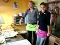 Uma piizzaria típica em Fabriano.MPG