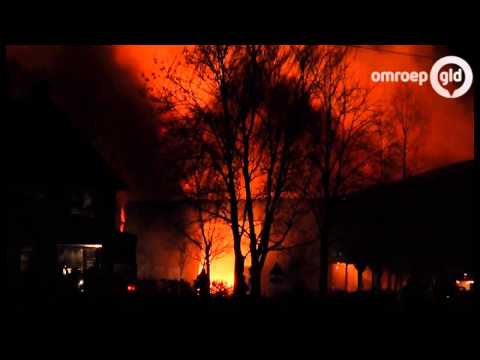Grote brand bloembollenbedrijf Aalten