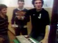gatti, sala e gullo trovano una pianola per strada durante l'ora di cattaneo(loro sono degli infedeli comunisti e non fanno religione!!). la portano in aula e provano: funziona!!! si mettono ad elemosinare soldi per il corridoio!eguaglia quasi la volta in cui gatti tornò dall'ora buca con la merenda presa al Mac