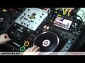 Scratching on the Pioneer CDJ-2000
