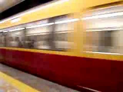 京阪8000系　五条駅