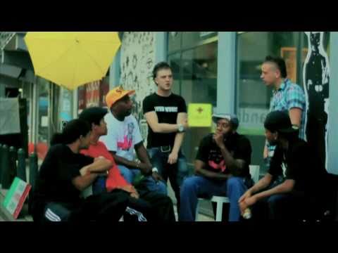 Watch 'Win a BlackBerry + Videoclip !!'
