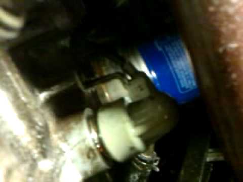 how to clean up car oil leak