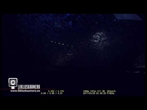 Policja wjeżdża w ciągnik bez świateł