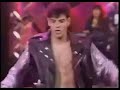 this is performed on the arsenio hall show, watch as the white new edition gets down