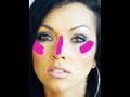 How To Highlight Cheekbones like a Pro