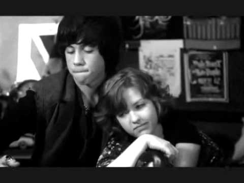 This song wass perfect for them before they got back together! :D
