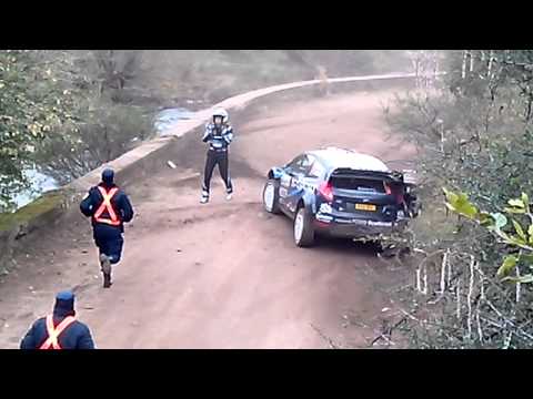 Rally Argentina: El choque que dejó fuera a Hirvonen