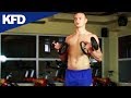 Trening bicepsów - [ www.kfd.pl ] - Uginanie przedramion ze sztangielkami z supinacją - tutorial