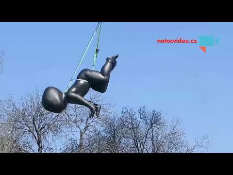 Mimina zpátky na věž