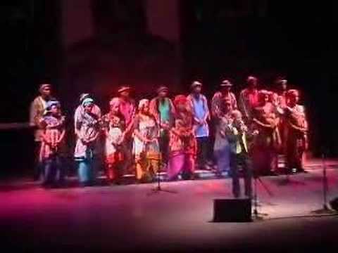 SOWETO GOSPEL CHOIR en ...