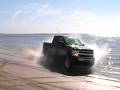 videos de DRIFTING RENTAL TRUCK IN THE OCEAN