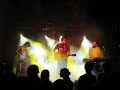 Temas finales del concierto que Lêda Tres ofreció en el Baluarte de la Candelaria, en Cádiz, dentro de la programación de la 40 edición de Alcances, Muestra Cinematográfica del Atlántico.