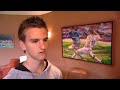 Arne Nilis, zoon van oud PSV-speler Luc Nilis, heeft een contract voor drie seizoenen getekend bij PSV. Vanaf aankomend seizoen zal de 17-jarige Belg toegevoegd worden aan de selectie van Jong PSV. Over een gelijkenis met zijn succesvolle vader laat Arne zich liever niet uit, dat moeten anderen maar beoordelen. De aanvallende middenvelder ziet zijn traptechniek en inzicht als sterke punten.