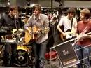 the delano orchestra en concert acoustique au 66 en novembre 2007
lieu tr�s passante donc image d'une qualit� plus que m�diocre...