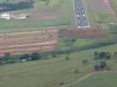 Vôo Cessna 150 com pequenas manobras em São Carlos