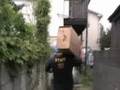 Burazil UFO 番長の引越 1 長屋にエッサホイサ