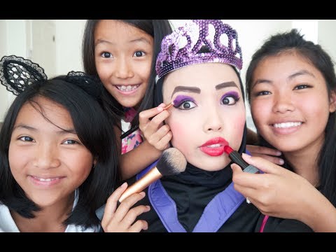 Sisters do my Makeup (Evil Queen)