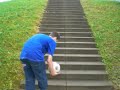 lhomme qui essaya de monter les escaliers en jonglant