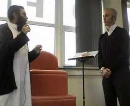 Br. John McGhie accepts Islam at the ...