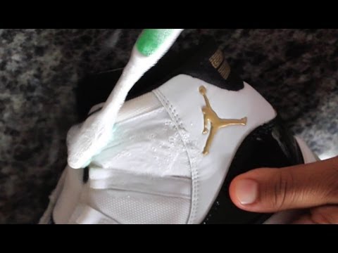 how to whiten mesh tennis shoes