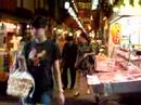 Walking in the street market of kyoto - 京都