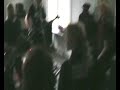 Absurdist - Ruman yl�kerrassa on alle 20m2 k�mppi� (live)
